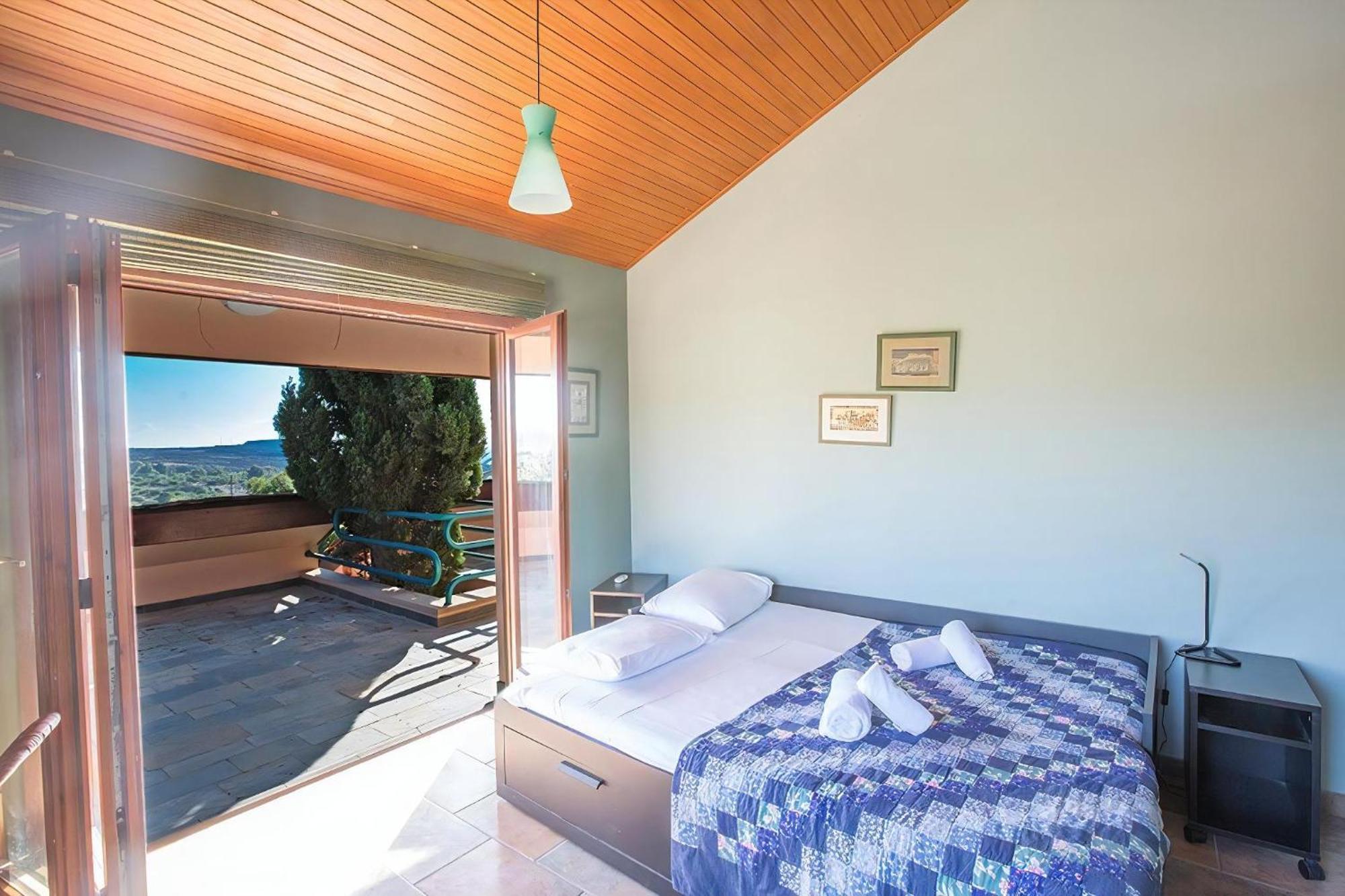 Foothills, Exquisite 5bdr With Pool And Stunning Views