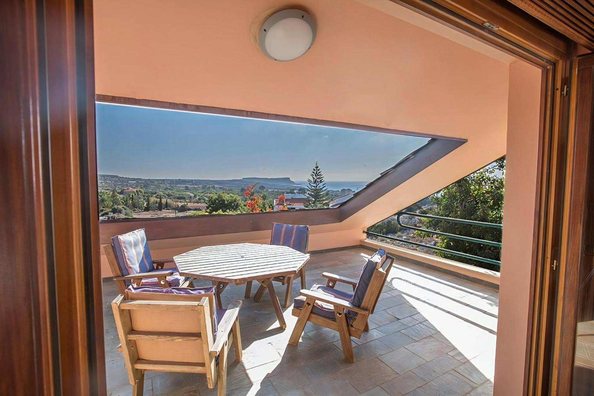 Foothills, Exquisite 5bdr With Pool And Stunning Views Villa *